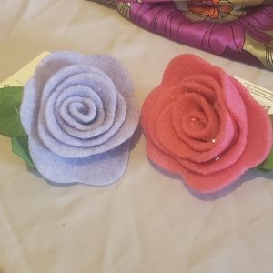 🖐5/$25🖐Purple and pink clip-on flowers